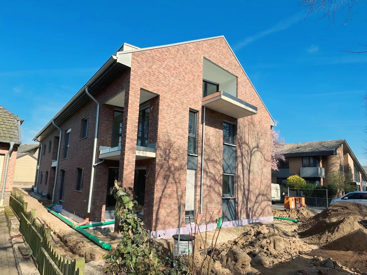 Im Bau befindliches Mehrfamilienhaus in Emmerich-Praest
